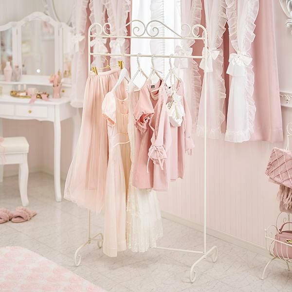 ハンガーラック・パイプハンガー｜かわいいお姫様系インテリア家具